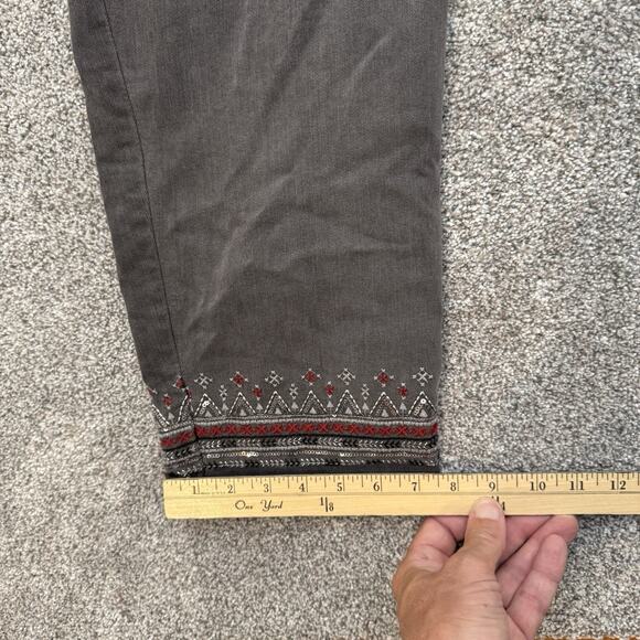 CJ Banks Plus Capri Jeans 24W Plus Slimming Embroidered Boho Tribal Festival - Picture 5 of 11